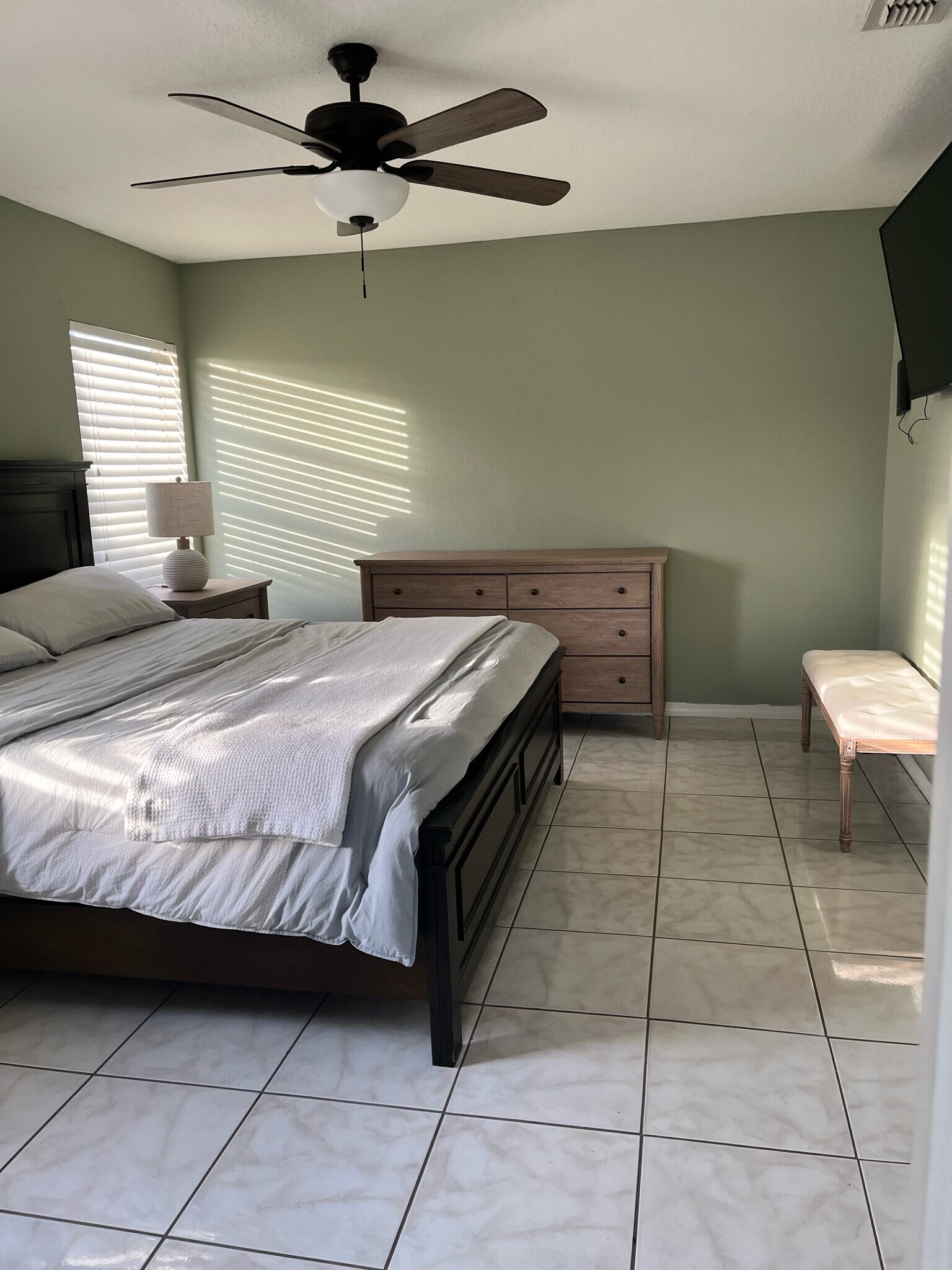 Building Photo - 111 Rosewood Ct