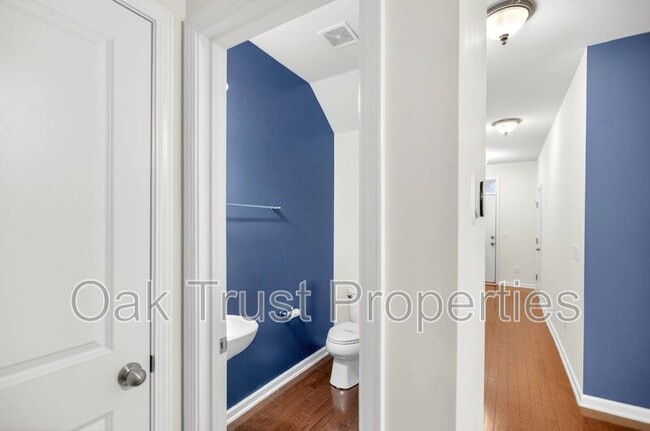 Building Photo - 854 Bibury Ct