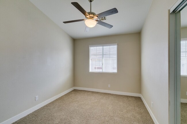 Building Photo - 3BDRM Townhome in Durango Trails community