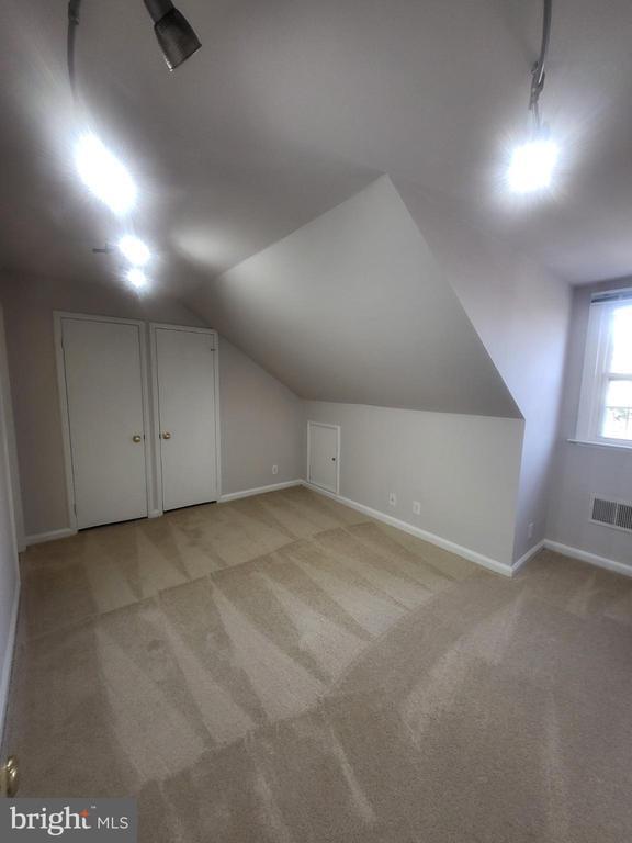 Building Photo - 3279 S Stafford St