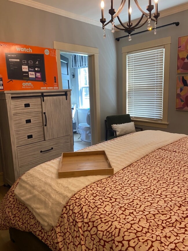 Building Photo - 322 N New Madrid St