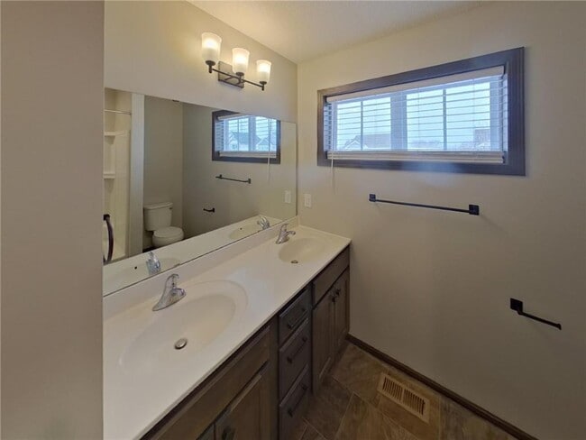 Building Photo - 16043 Estate Ln