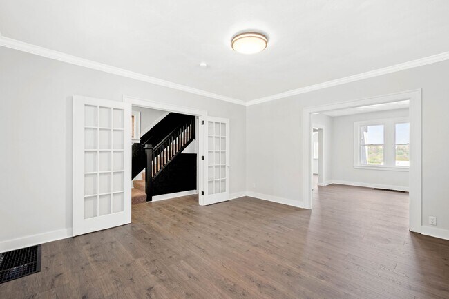 Building Photo - Beautiful 3 bedroom home in Homestead available July 10!