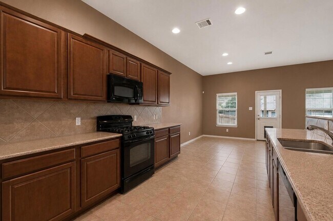 Building Photo - 354 Camelia Pkwy