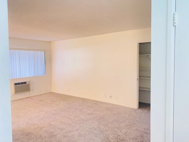 Building Photo - 25260