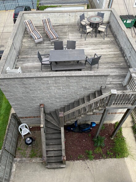 Rooftop Deck - 2333 N Janssen Ave