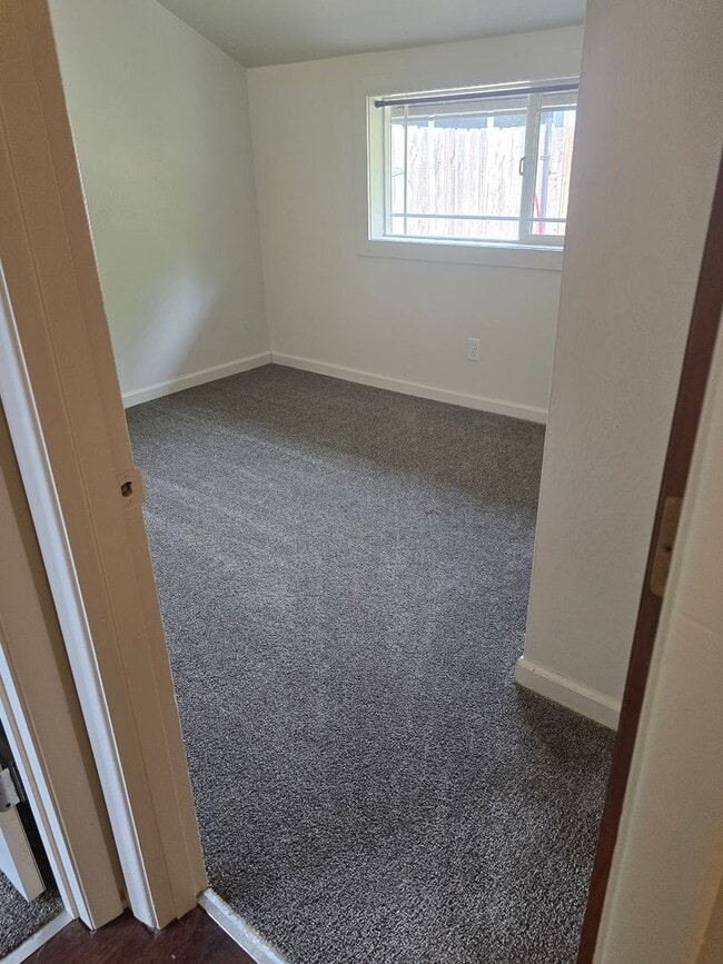 Building Photo - 3 bed 2 bath Family Home for Rent in Grant...