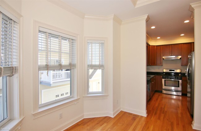 Building Photo - 2 br, 2.5 bath Townhome - Glenbrook Gables