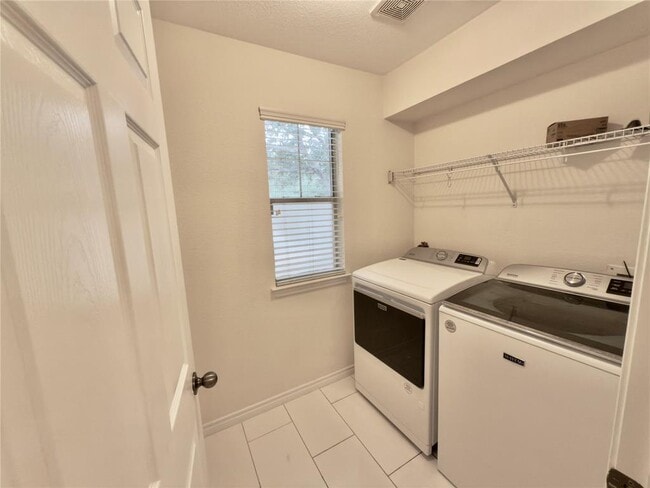 Building Photo - 11505 Bruce Jenner Ln