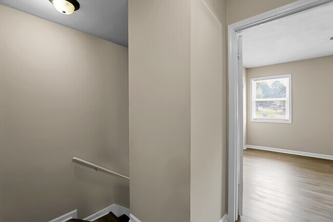 Building Photo - 1229 Creek Forest Ct NW