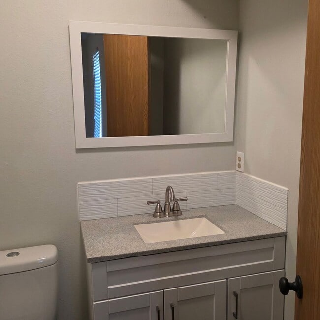 Building Photo - Great 3 bed 1.5 bath house in South Springfield