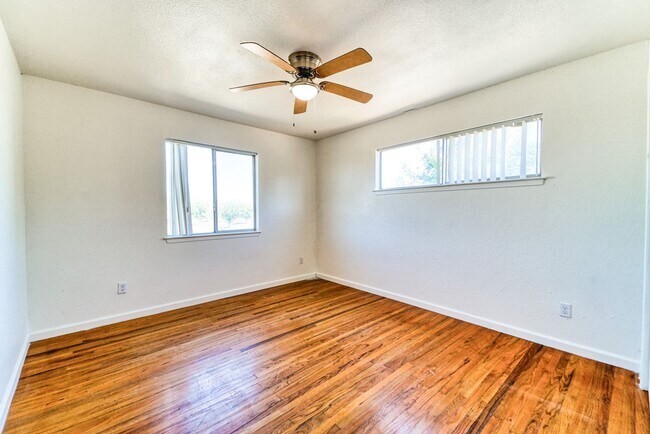 Building Photo - Bright & Comfortable 3BD Home with Great Features