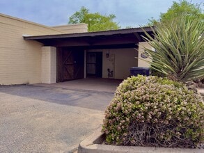 Building Photo - 15000 Ashford St