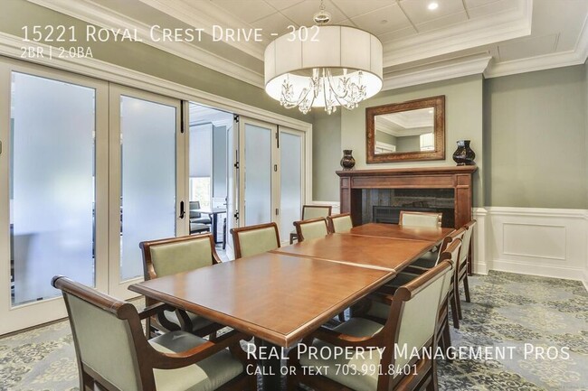 Building Photo - 15221 Royal Crest Dr