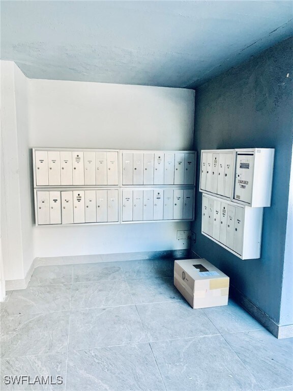 Building Photo - 826 Wiggins Pass Rd