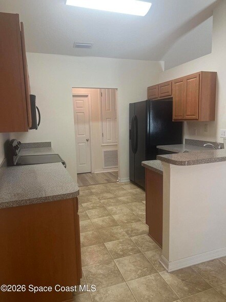 Building Photo - 241 Paquita Cir