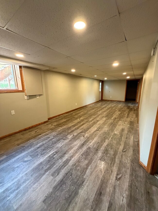 Building Photo - 1019 Higby Dr