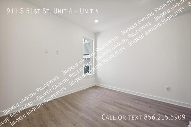 Building Photo - 911 S 51st St