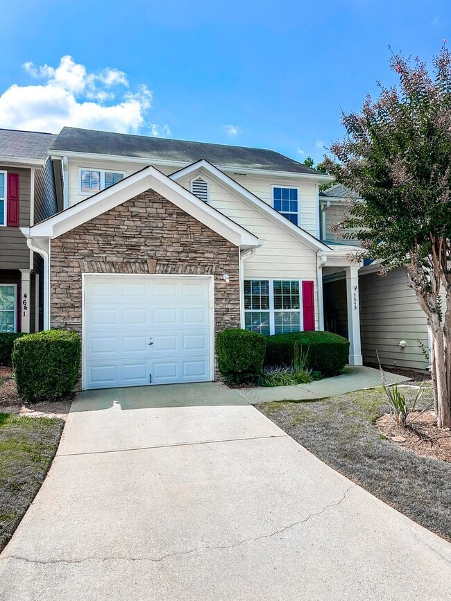 Primary Photo - 3/2.5 Townhome in great Oakwood location