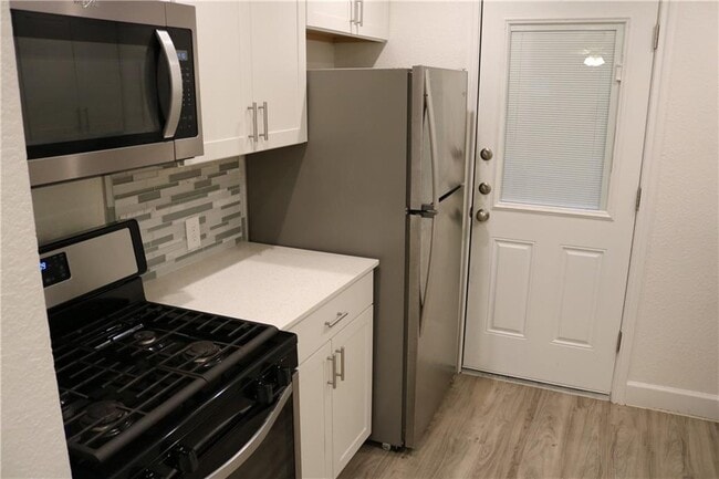 Building Photo - 1304 Falcon Cove