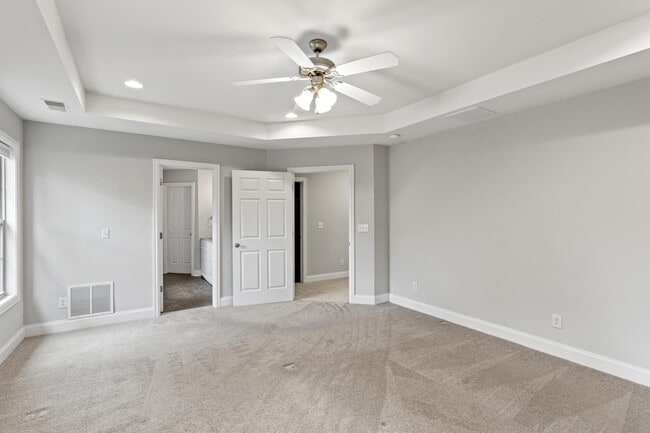 Building Photo - 2505 Eastway Dr