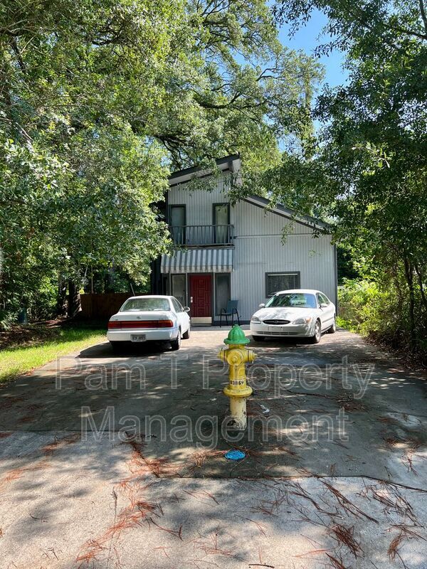 Primary Photo - 104 Chippewa Dr