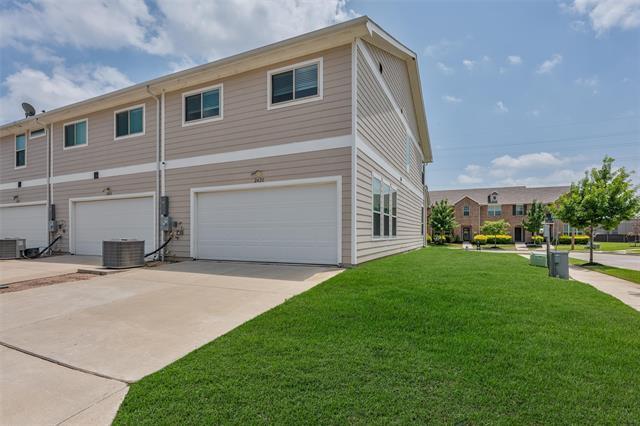 Building Photo - 2420 Canongate Dr
