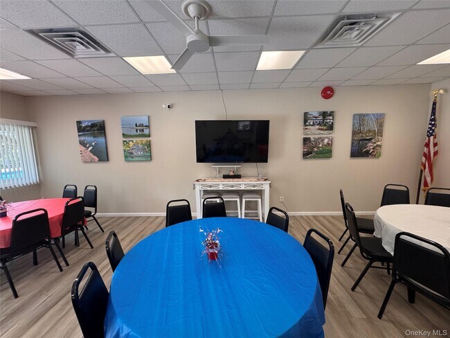 Building Photo - 20 Strathmore Gate Dr