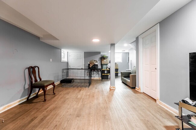 Building Photo - 6745 W 59th St