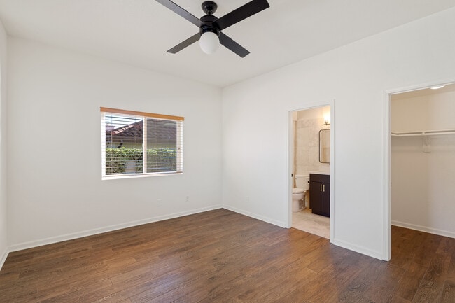 Building Photo - 2882 S Palmer Dr