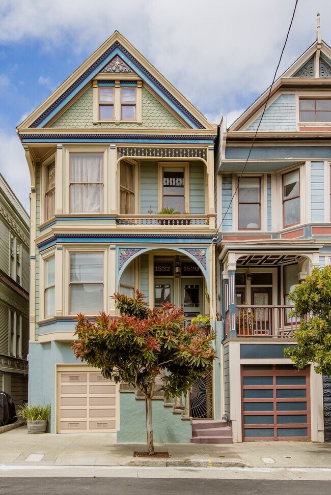 Queen Anne Victorian facade - 1528 Fulton Street