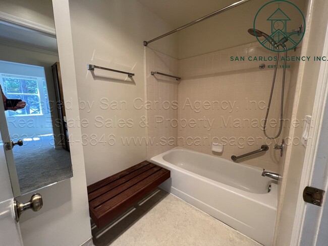 Building Photo - Two Bed Pacific Grove Condo in Gated Commu...