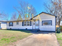 Building Photo - 3 Bed/1 Bath Single Family Home Available ...