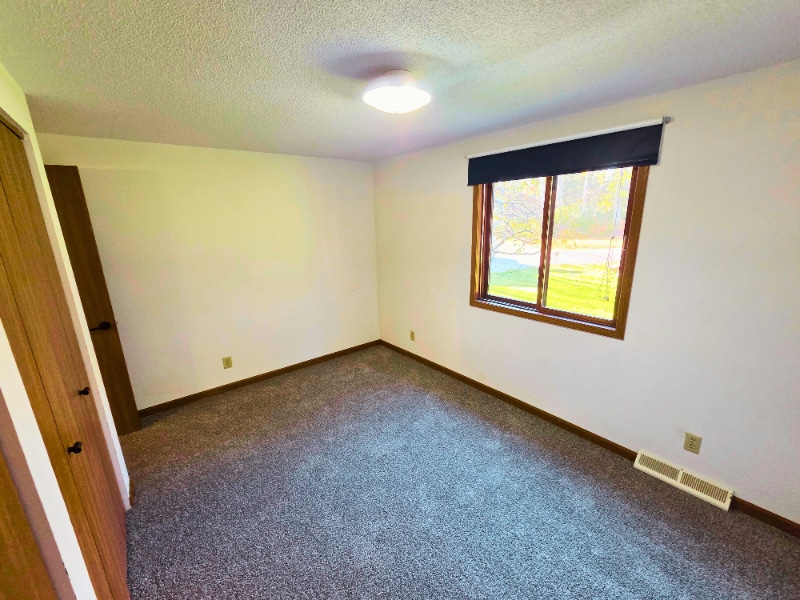 Building Photo - 510 M-35