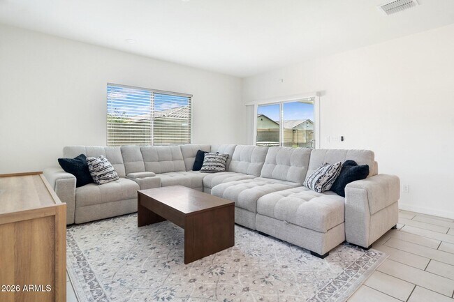 Building Photo - 35391 W Santa Monica Ave