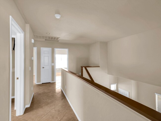 Building Photo - stunning 4-bedroom, 2-bathroom home
