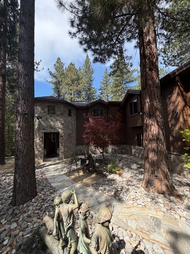 Building Photo - Golf Course Property Located on the 13Th Green