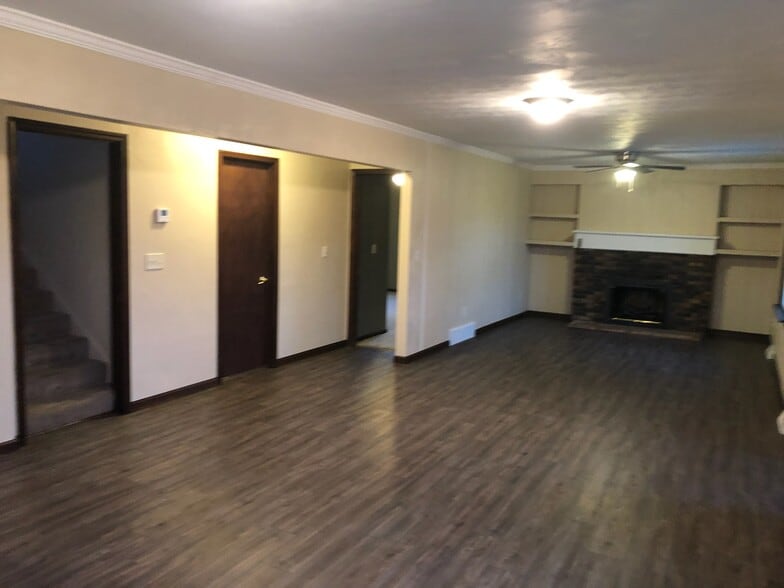 Building Photo - 1906 Craig Dr