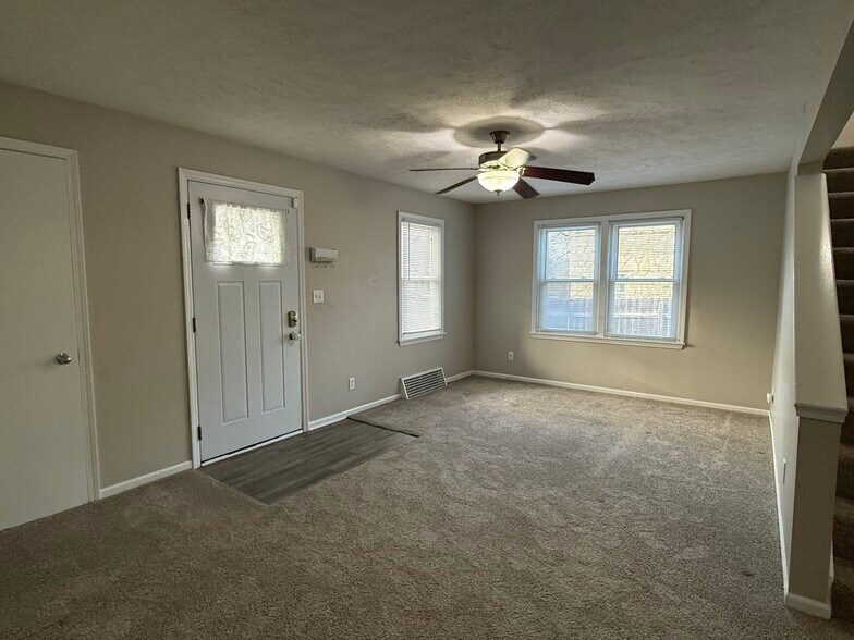 Building Photo - 3345 N 48th Ave