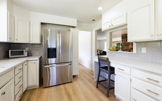 Building Photo - Discover Your Dream Sanctuary at Braemar Ranch, Yankee Farm!