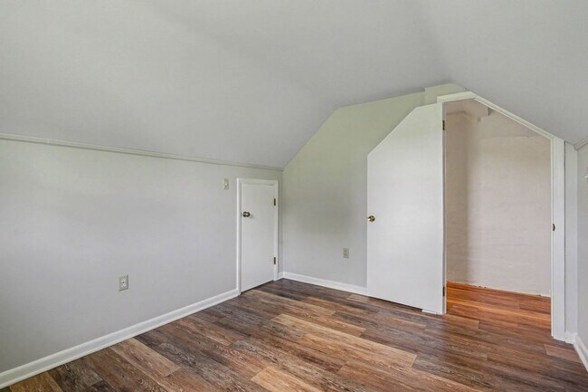 Building Photo - 209 Casparus Way