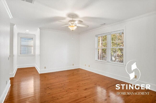 Building Photo - 14 Hayek St