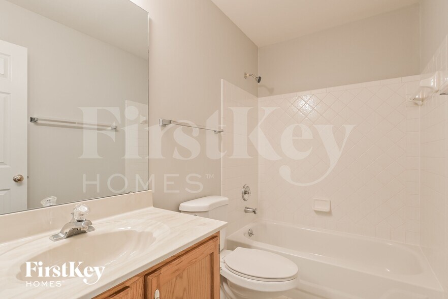 Building Photo - 3891 Cambridge Crossing Dr