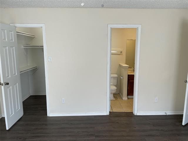 Building Photo - 6612 S Creek Dr