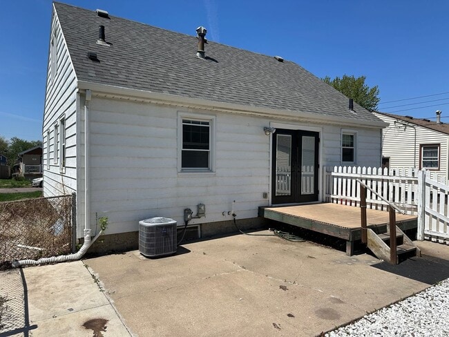 Building Photo - 3 Bedroom House in Sioux Falls!