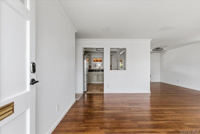 Building Photo - 4 Cecil Pl