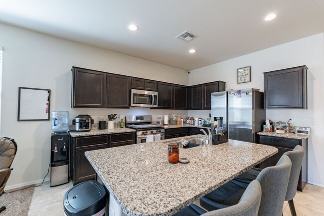 Building Photo - Serene 3-Bedroom 2-Bath 3 Car Garage Retre...