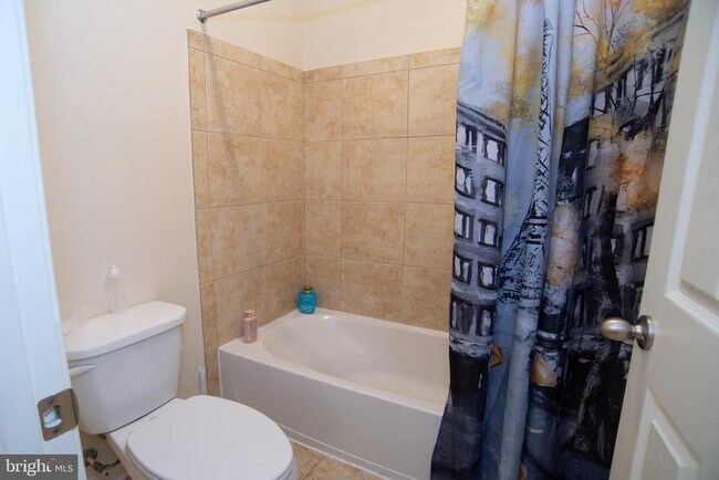 Building Photo - 20 Aster Ln