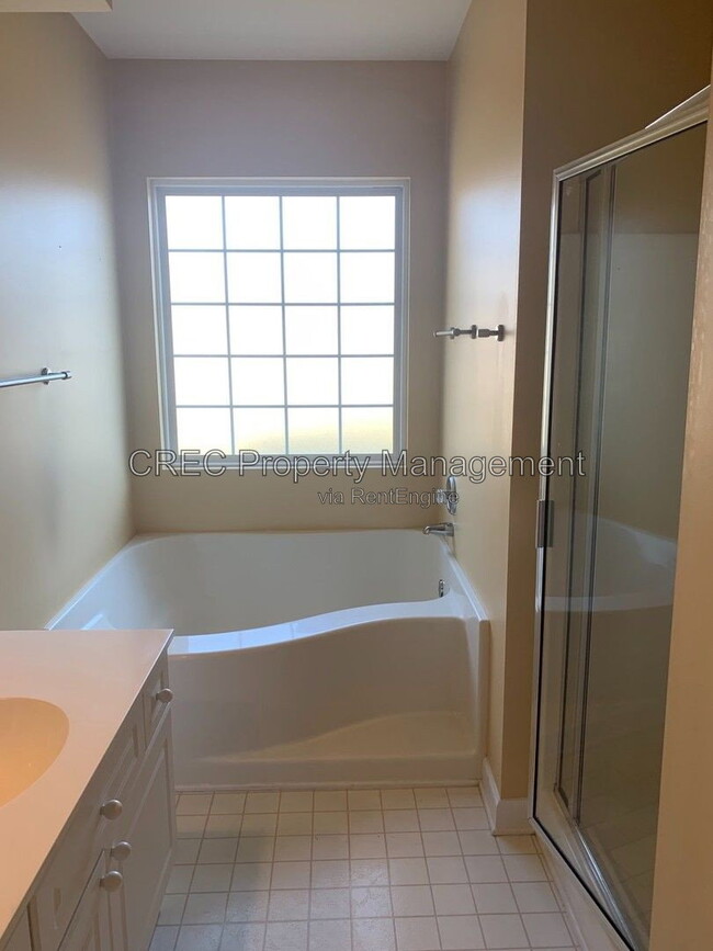 Building Photo - 1415 Belcourt Ln