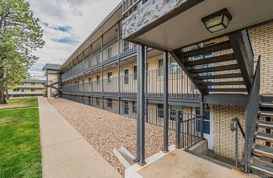 Building Photo - 1723 Robb St